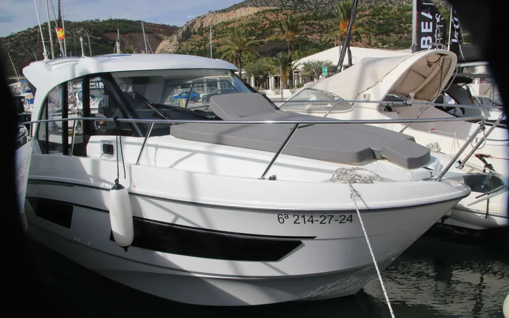 slider 0 Beneteau Antares Serie 9