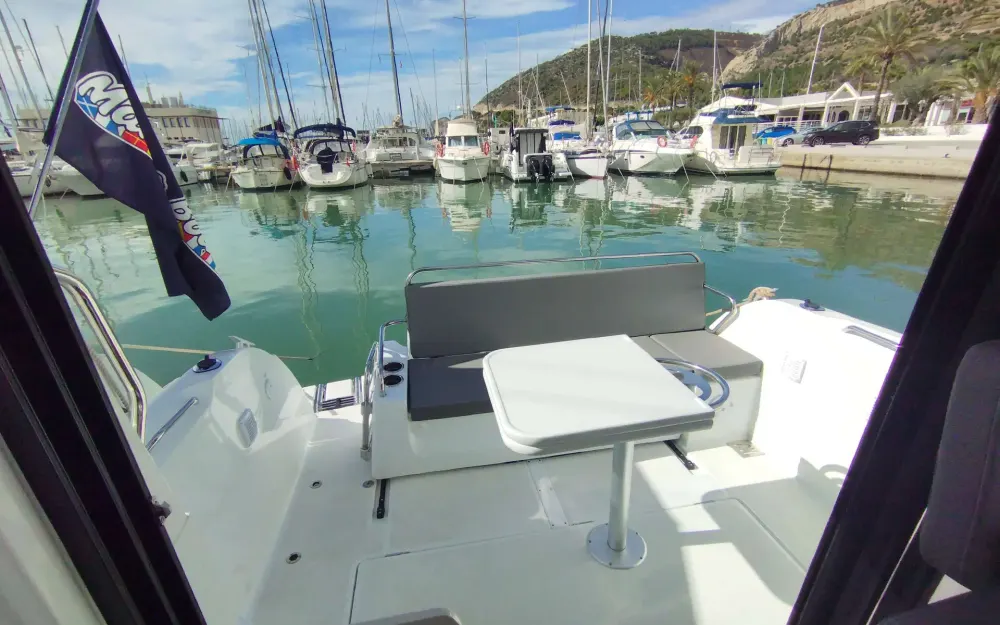 slider 18 Beneteau Antares Serie 9