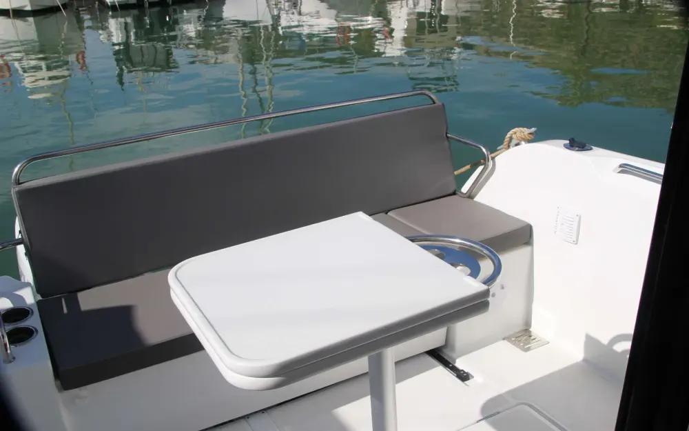 slider 1 Beneteau Antares Serie 9