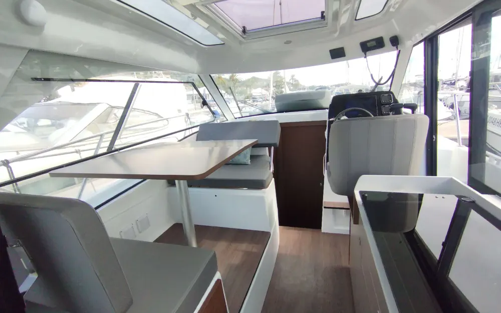 slider 24 Beneteau Antares Serie 9
