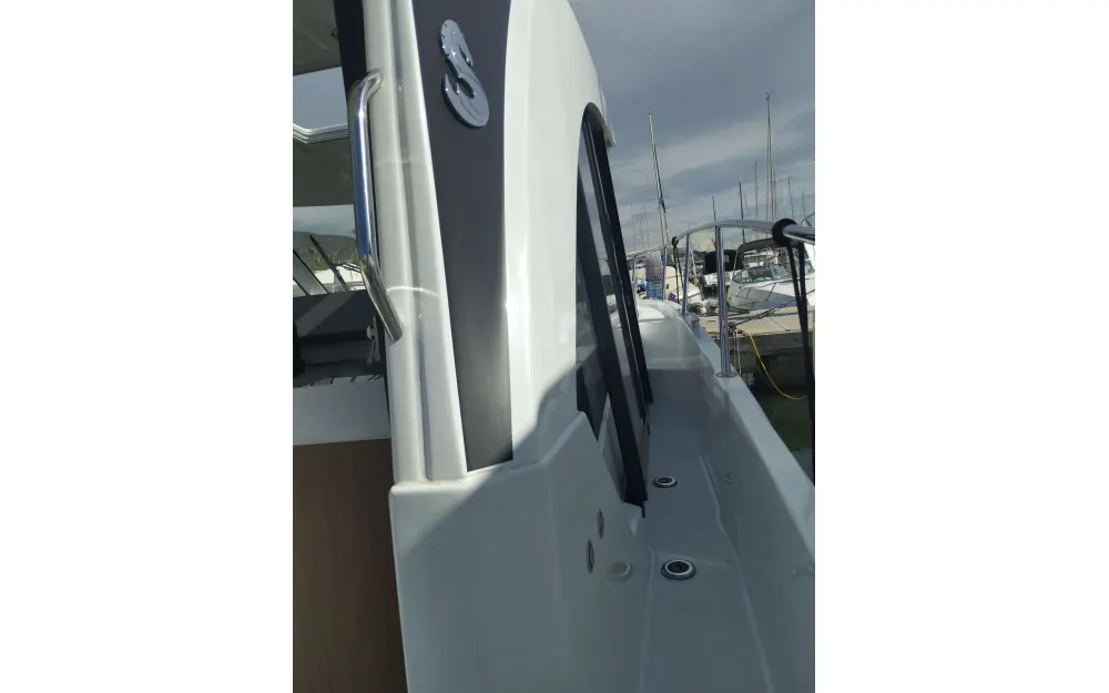 slider 5 Beneteau Antares Serie 9