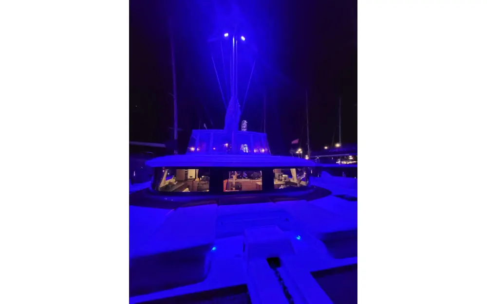 slider 21 Lagoon  46