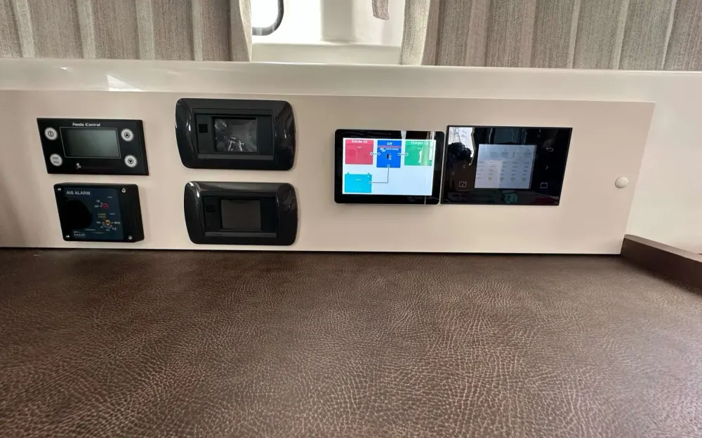 slider 22 Lagoon  46