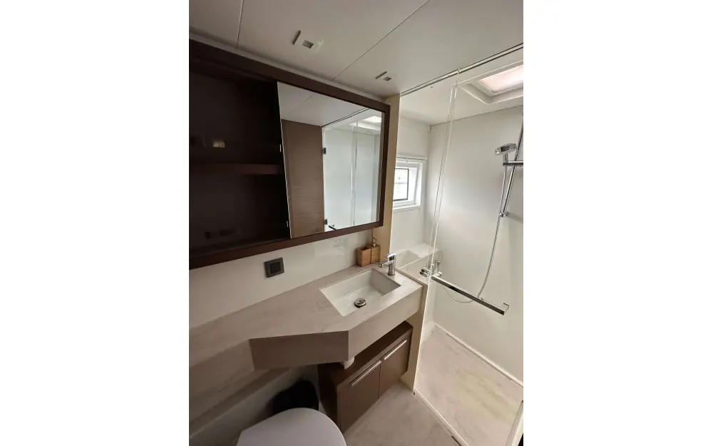 slider 32 Lagoon  46