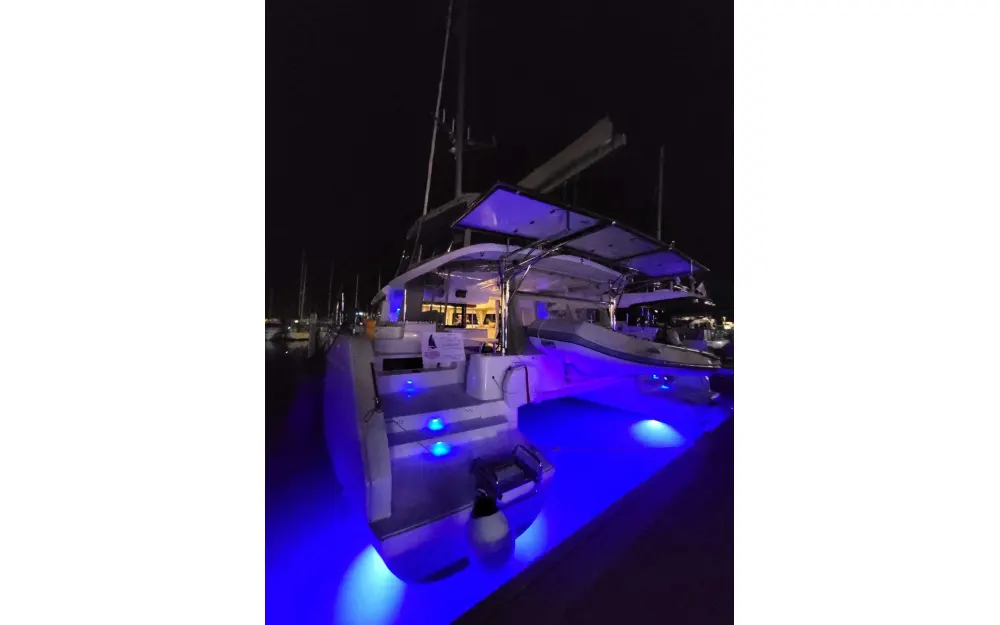 slider 44 Lagoon  46