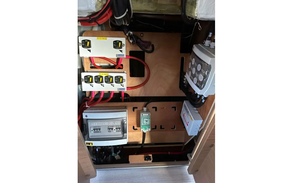 slider 46 Lagoon  46