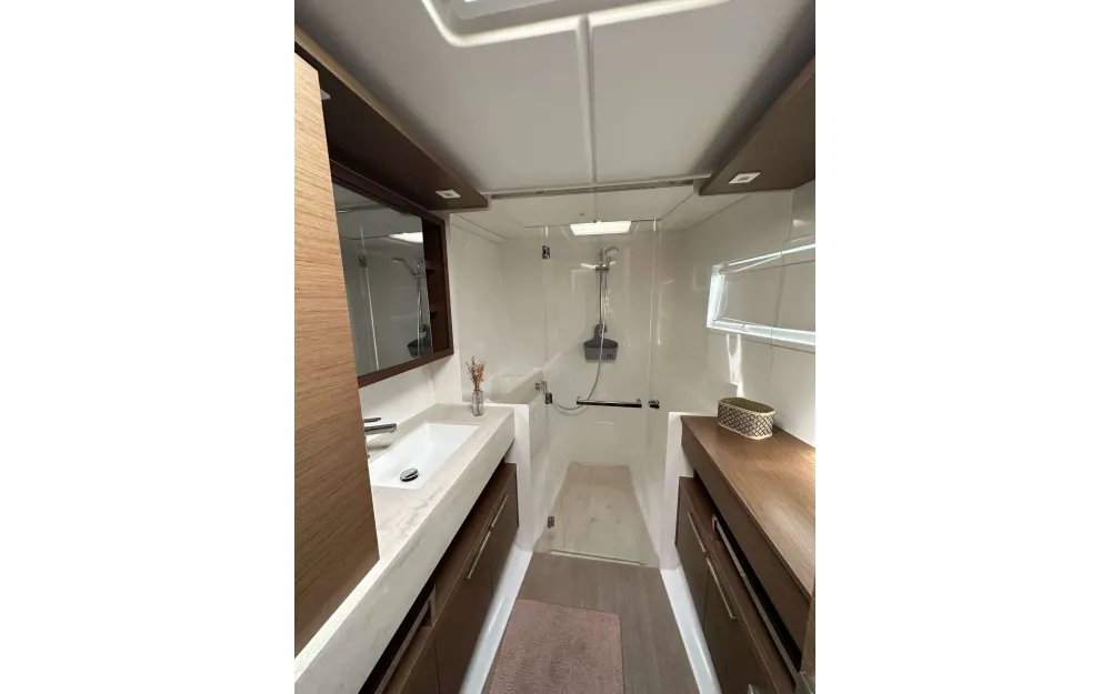 slider 54 Lagoon  46