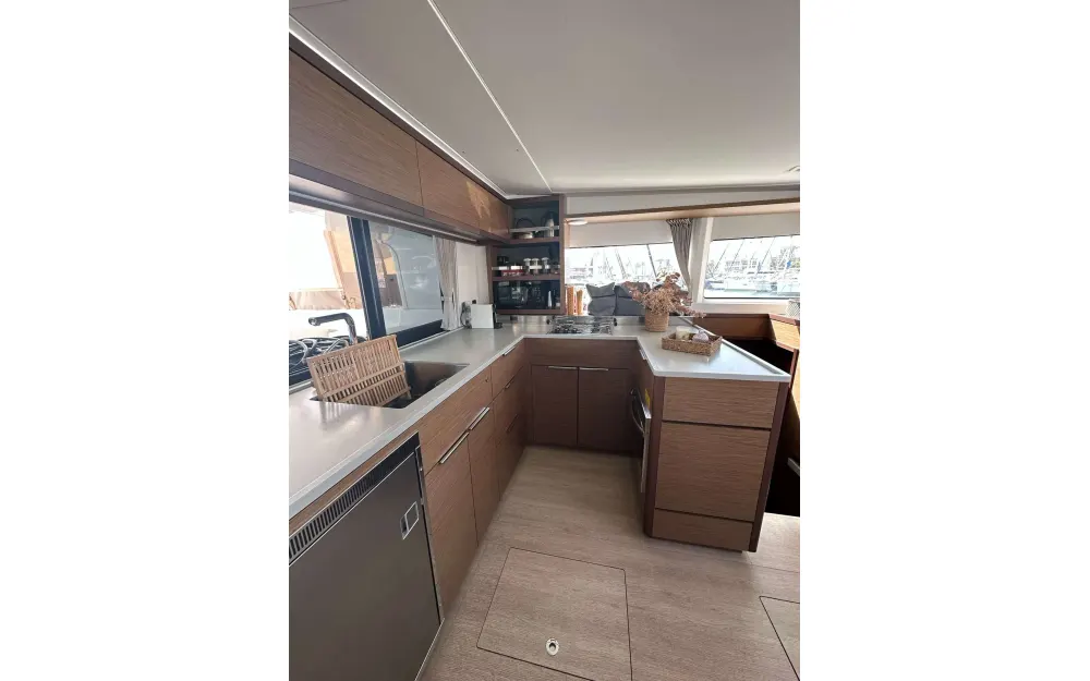 slider 58 Lagoon  46