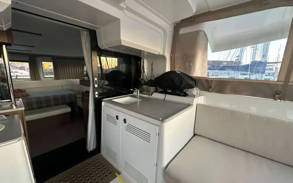 slider 5 Lagoon  46