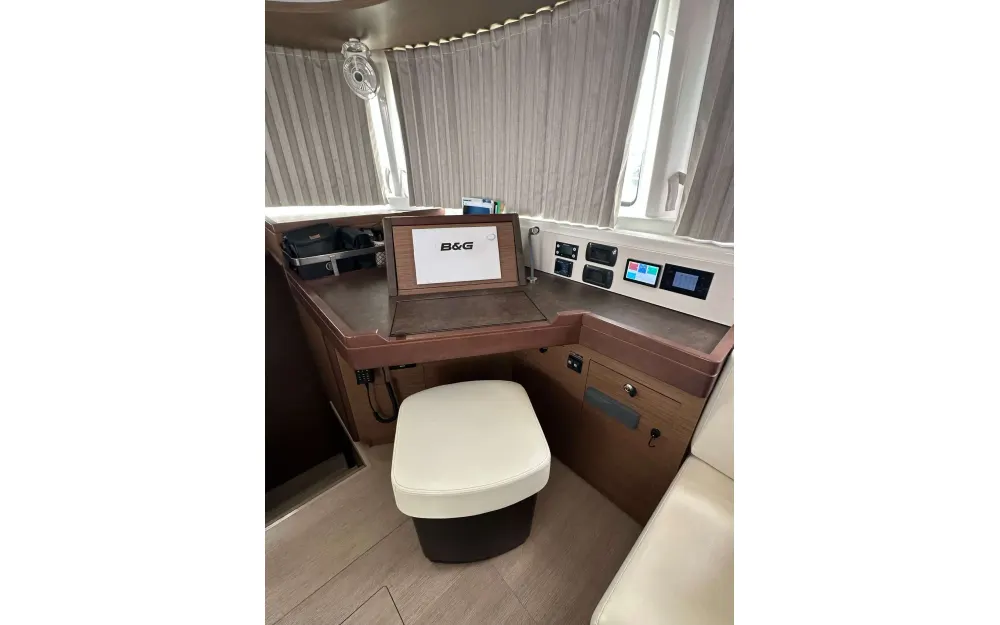 slider 63 Lagoon  46