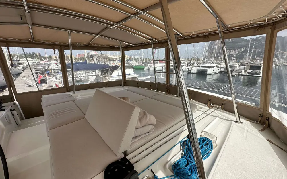 slider 66 Lagoon  46