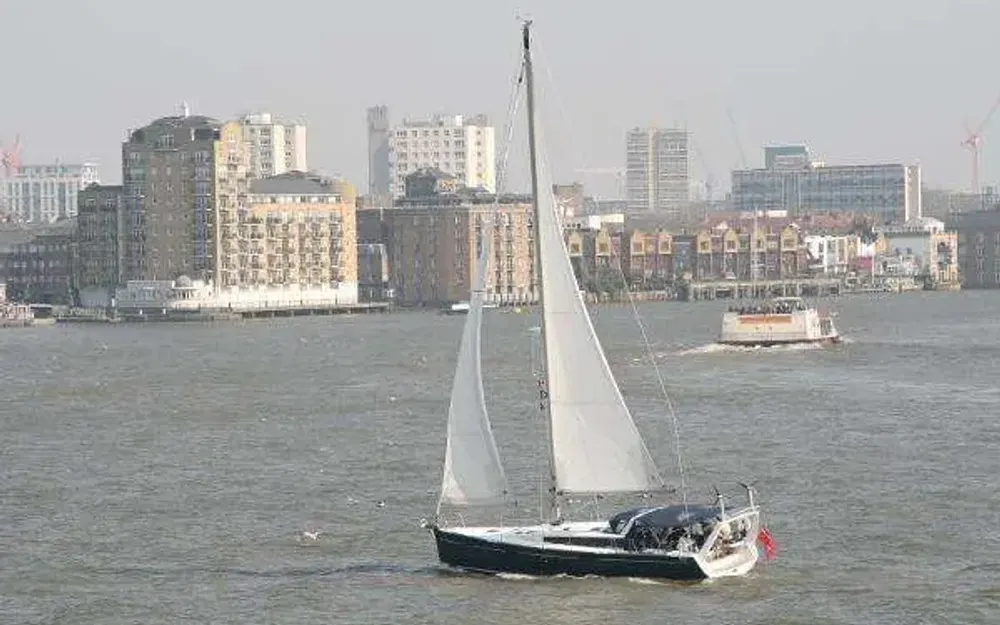slider 9 Beneteau Sense 50