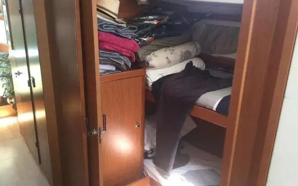 slider 10 Beneteau Sense 50