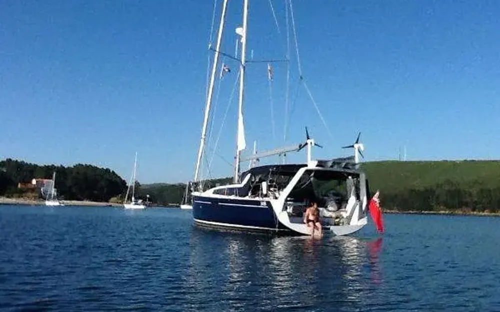 slider 8 Beneteau Sense 50