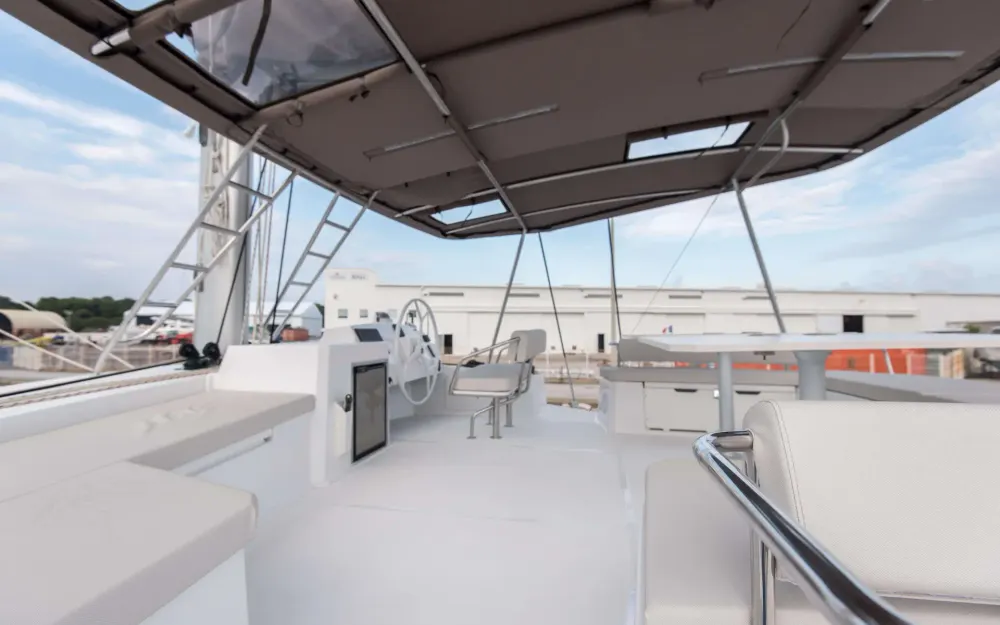 slider 0 Bali Catamarans Bali 5.4