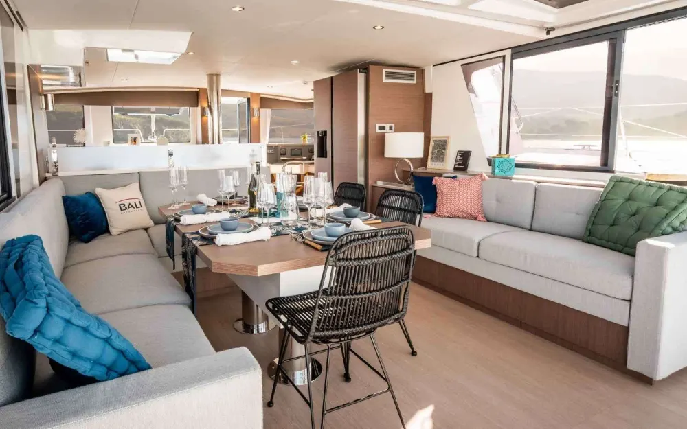 slider 0 Bali Catamarans Bali 4.6
