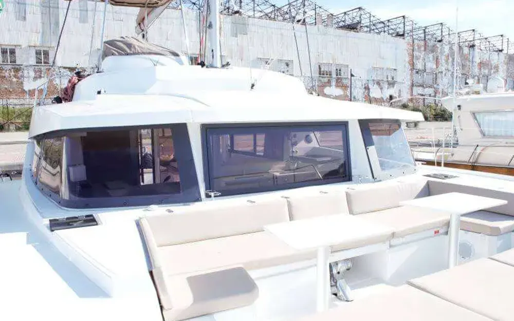 slider 4 Bali Catamarans Bali 4.3