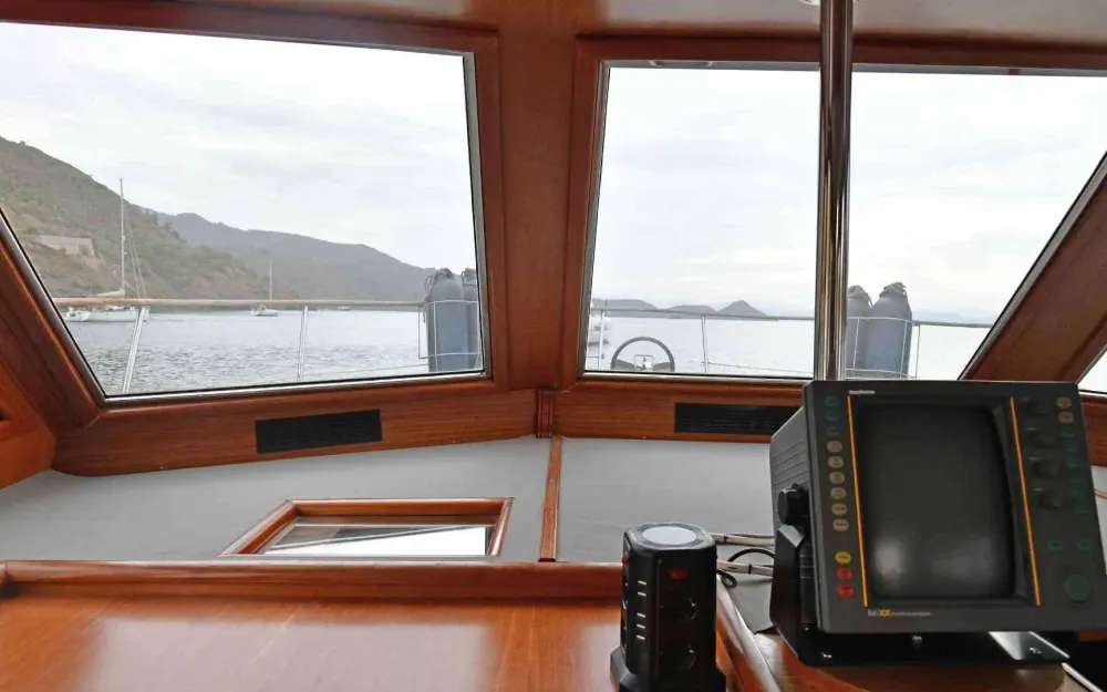 slider 21 Trader  44