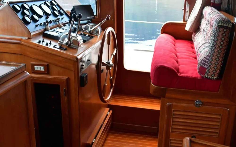slider 27 Trader  44