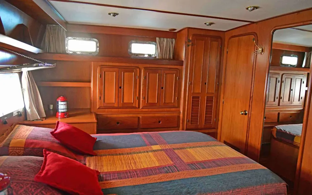 slider 36 Trader  44