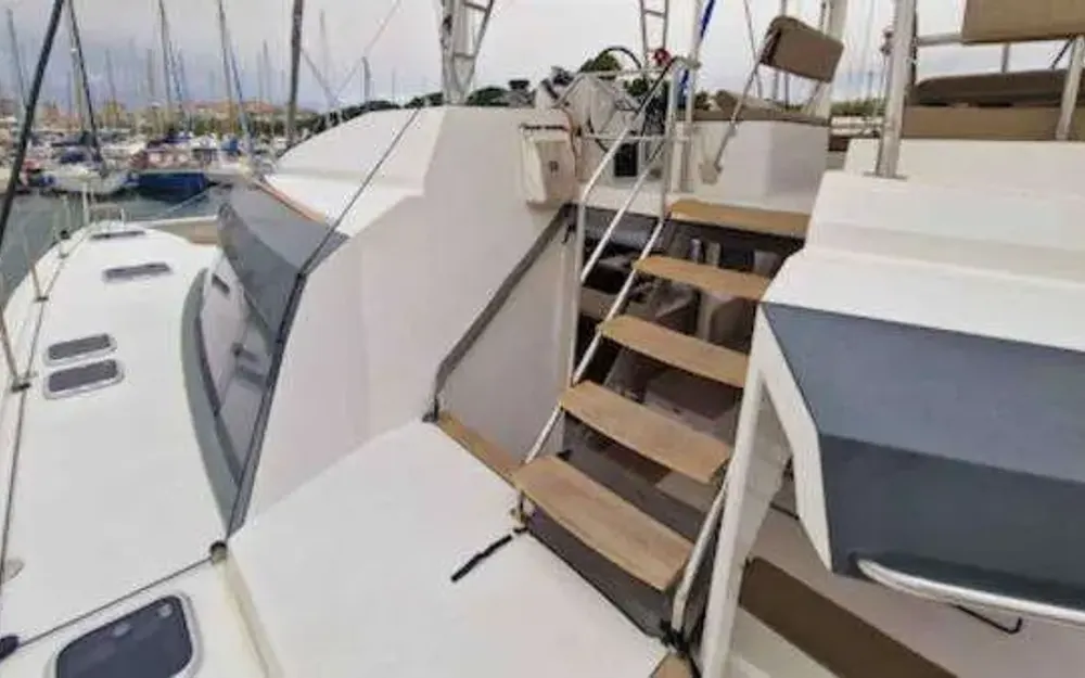 slider 6 Nautitech  46