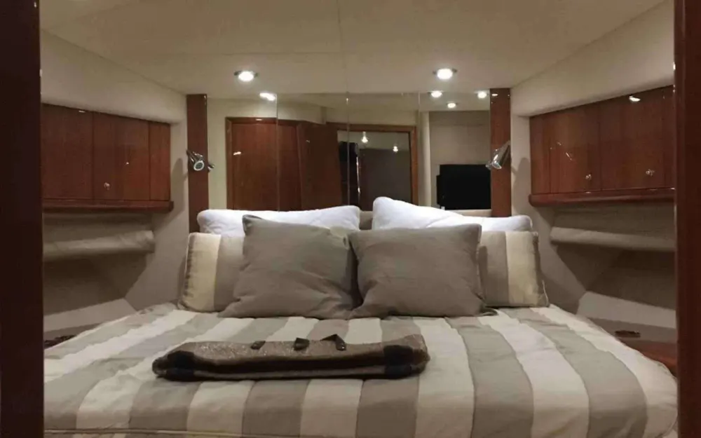 slider 11 Sunseeker Predator 62