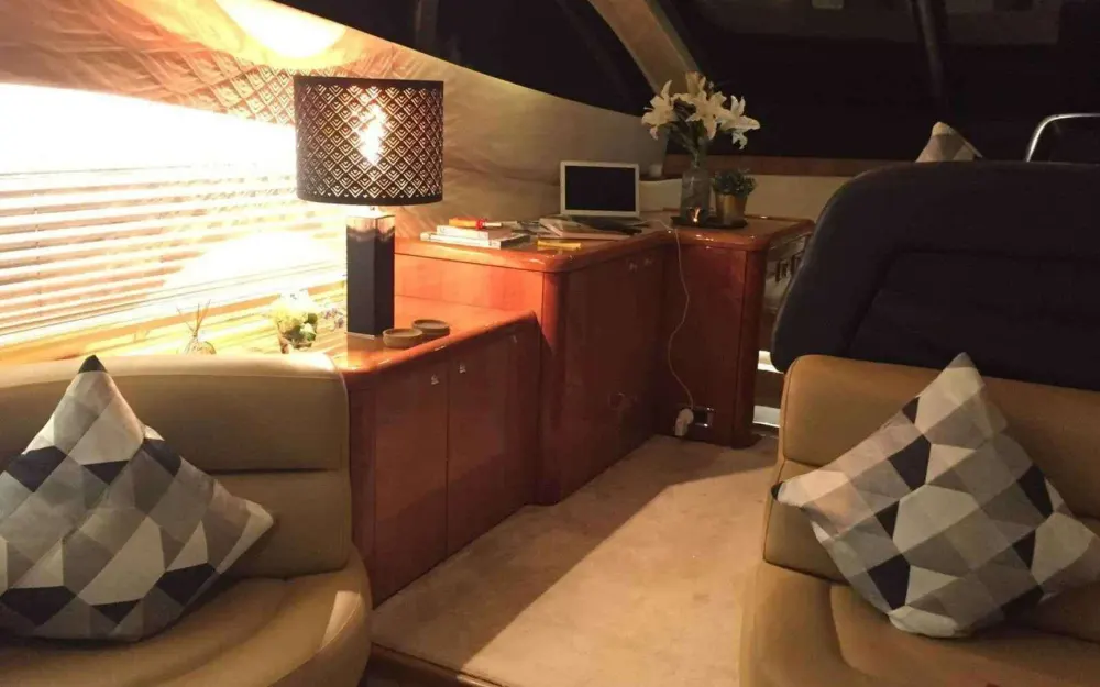slider 13 Sunseeker Predator 62