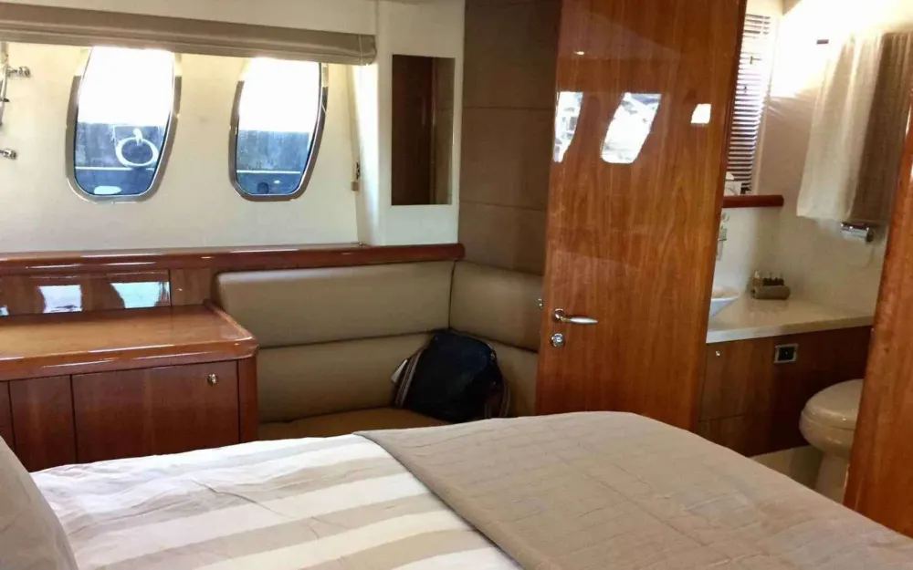 slider 14 Sunseeker Predator 62