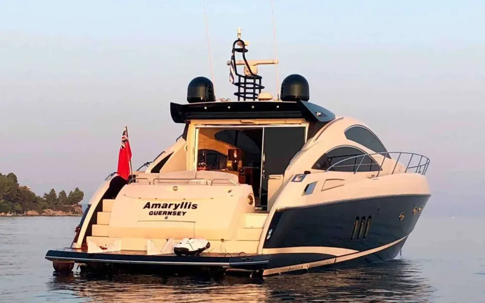 slider 8 Sunseeker Predator 62