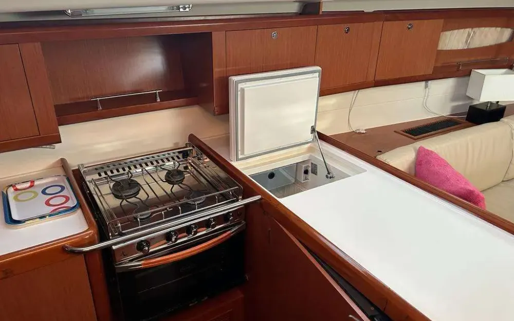 slider 9 Beneteau Oceanis 46