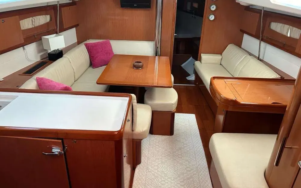 slider 5 Beneteau Oceanis 46