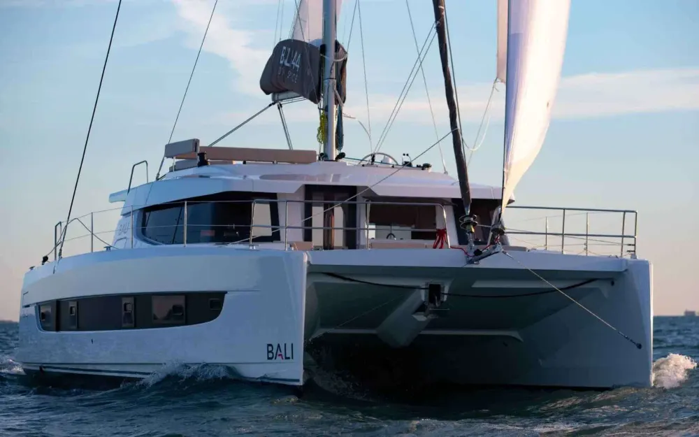 slider 0 Bali Catamarans Bali 4.4