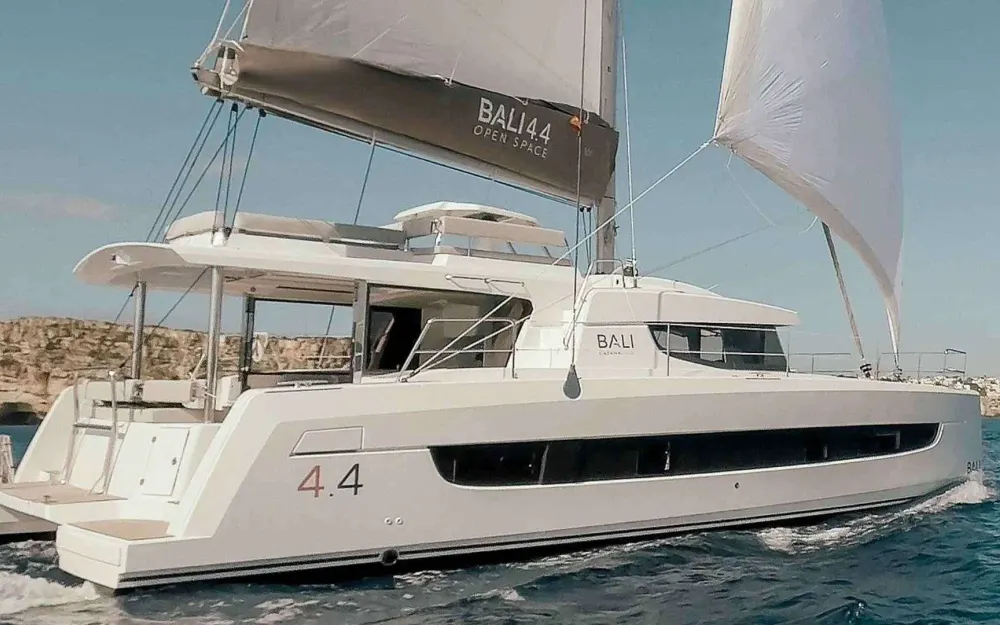 slider 13 Bali Catamarans Bali 4.4