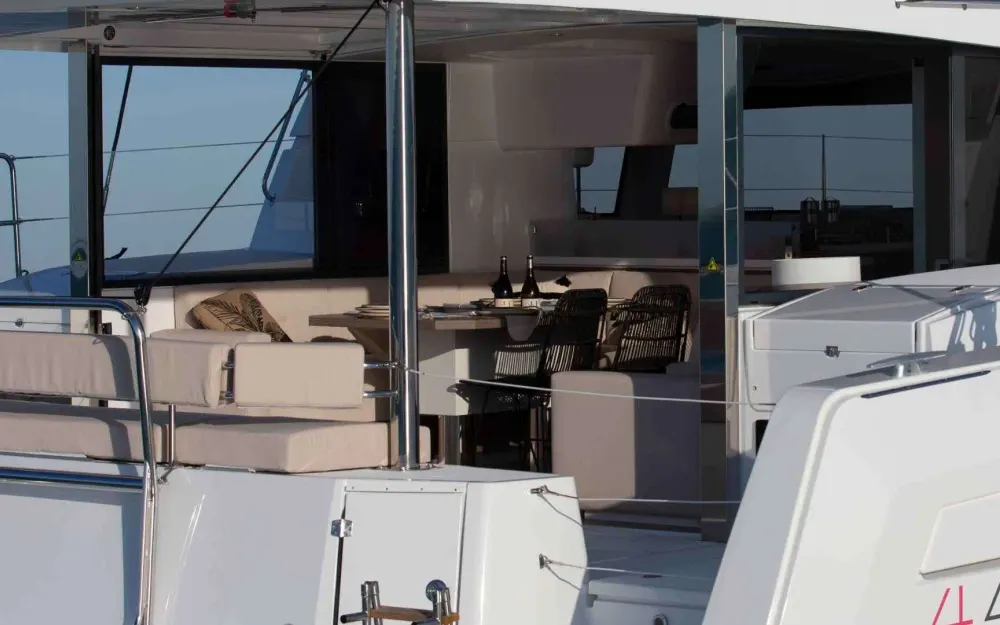 slider 5 Bali Catamarans Bali 4.4