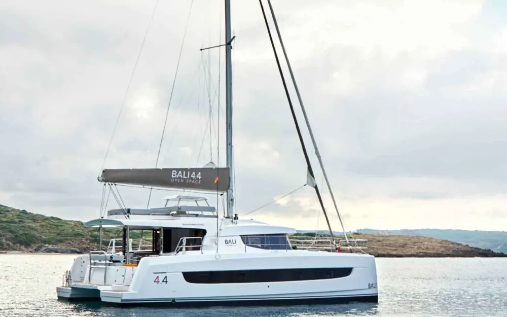 slider 6 Bali Catamarans Bali 4.4