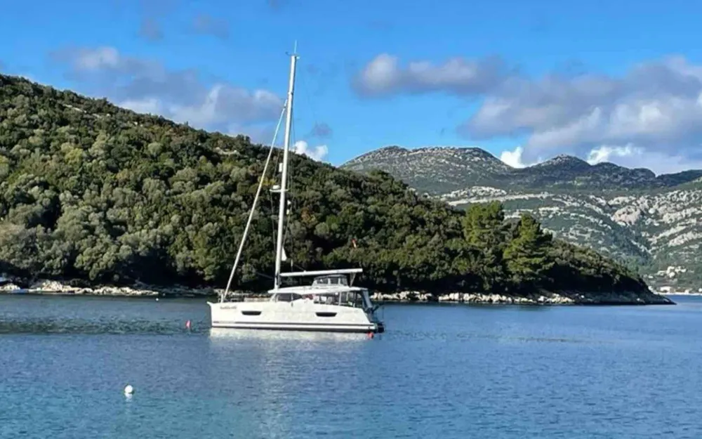 slider 0 Fountaine Pajot Lucia 40