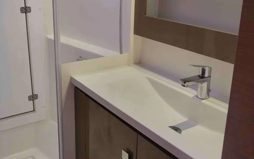 slider 3 Fountaine Pajot Lucia 40
