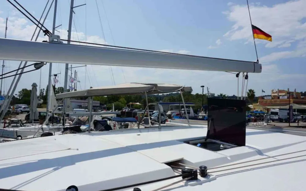 slider 6 Fountaine Pajot Lucia 40