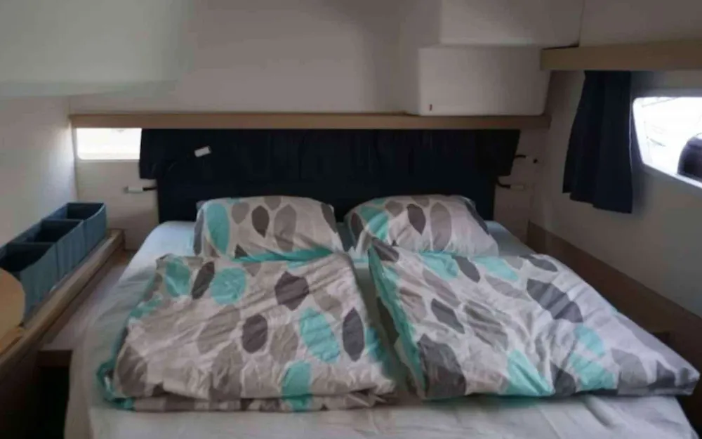 slider 7 Fountaine Pajot Lucia 40