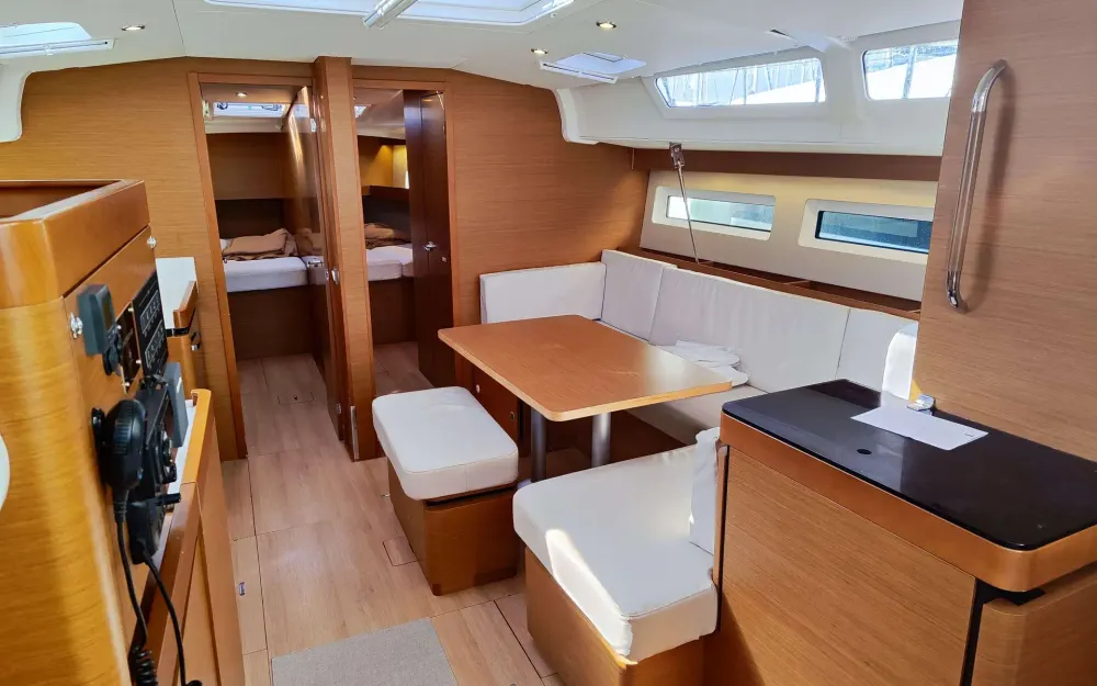 slider 10 Jeanneau Sun Odyssey 490