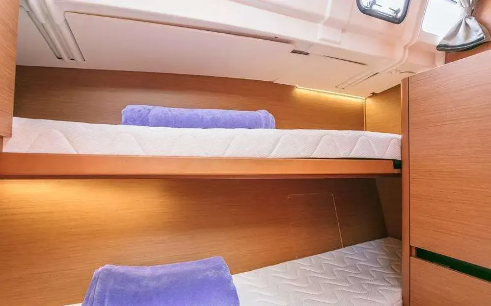 slider 16 Jeanneau Sun Odyssey 490