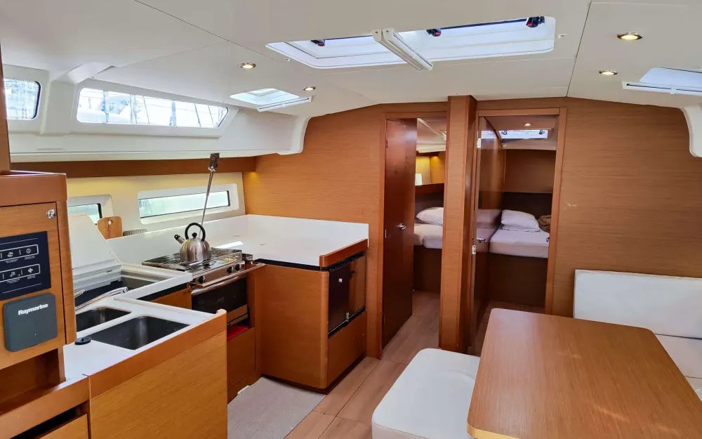 slider 24 Jeanneau Sun Odyssey 490