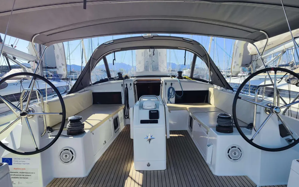 slider 26 Jeanneau Sun Odyssey 490