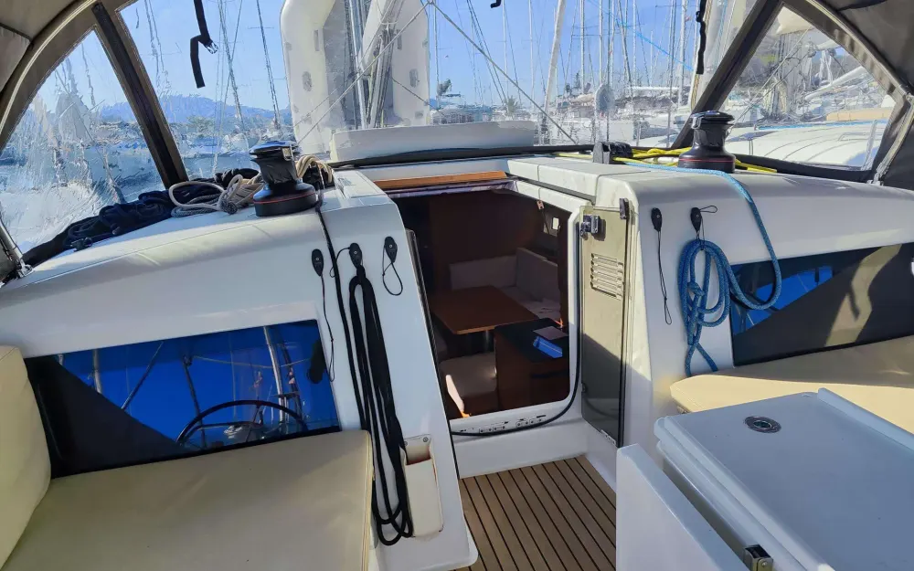 slider 2 Jeanneau Sun Odyssey 490