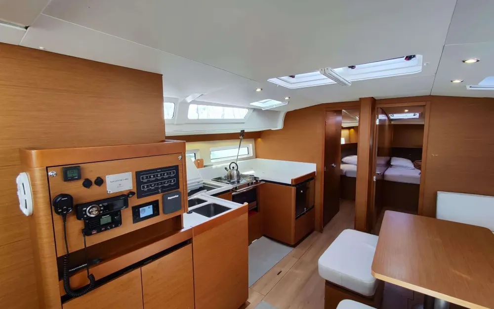 slider 5 Jeanneau Sun Odyssey 490