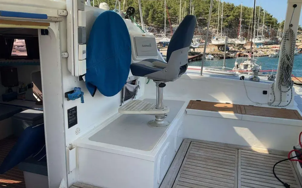 slider 32 Custom Catamaran