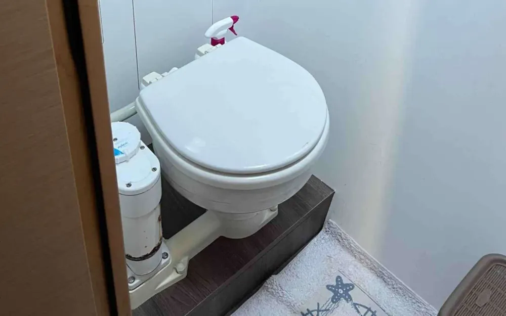 slider 10 Fountaine Pajot Lucia 40
