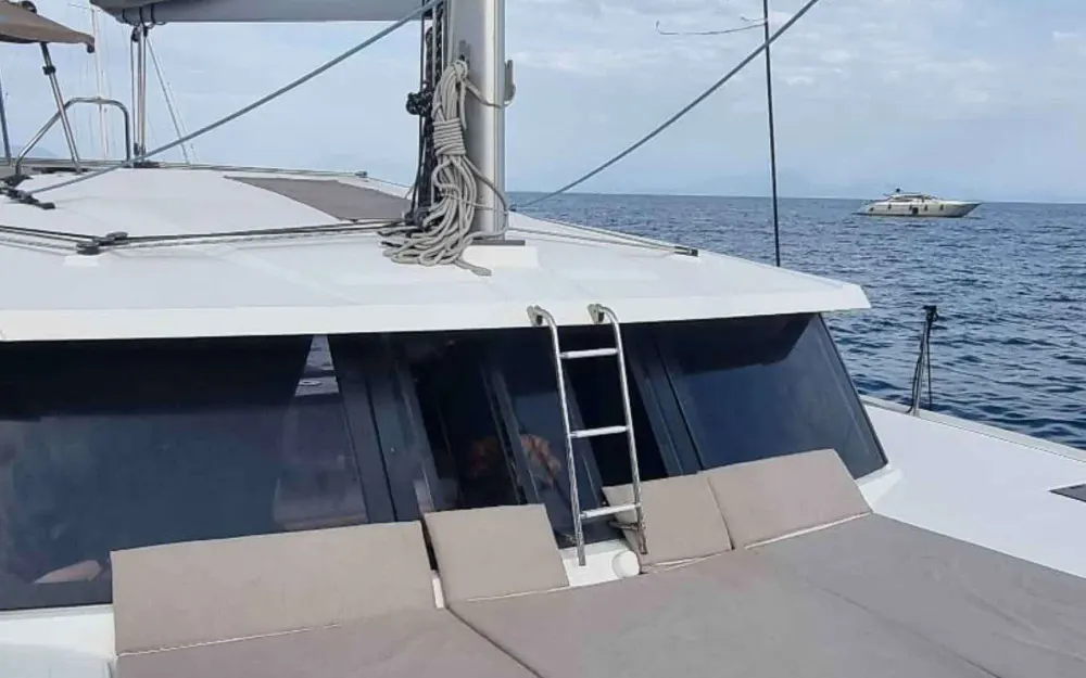 slider 15 Fountaine Pajot Lucia 40