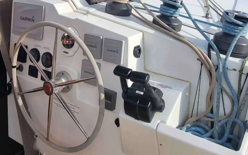 slider 1 Fountaine Pajot Lucia 40