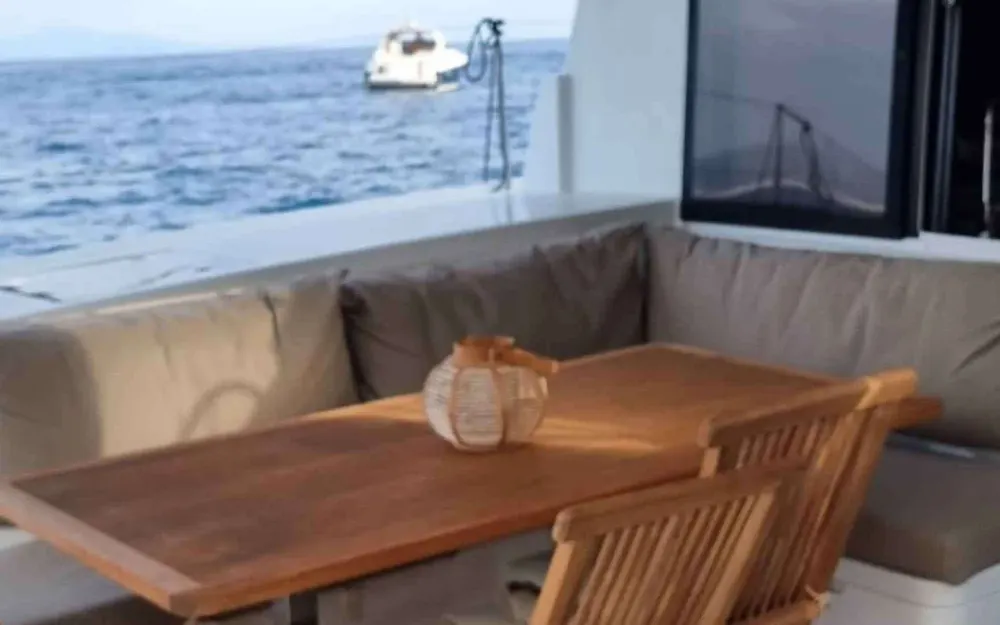 slider 2 Fountaine Pajot Lucia 40